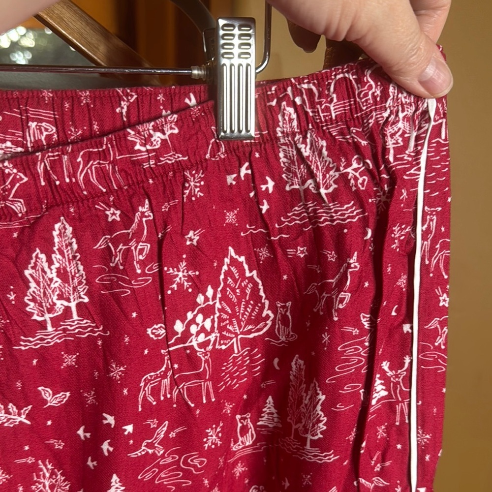 NIP Victoria’s Secret Red Winter Reindeer  Jogger Pajama Pants Size XL - Picture 4 of 9